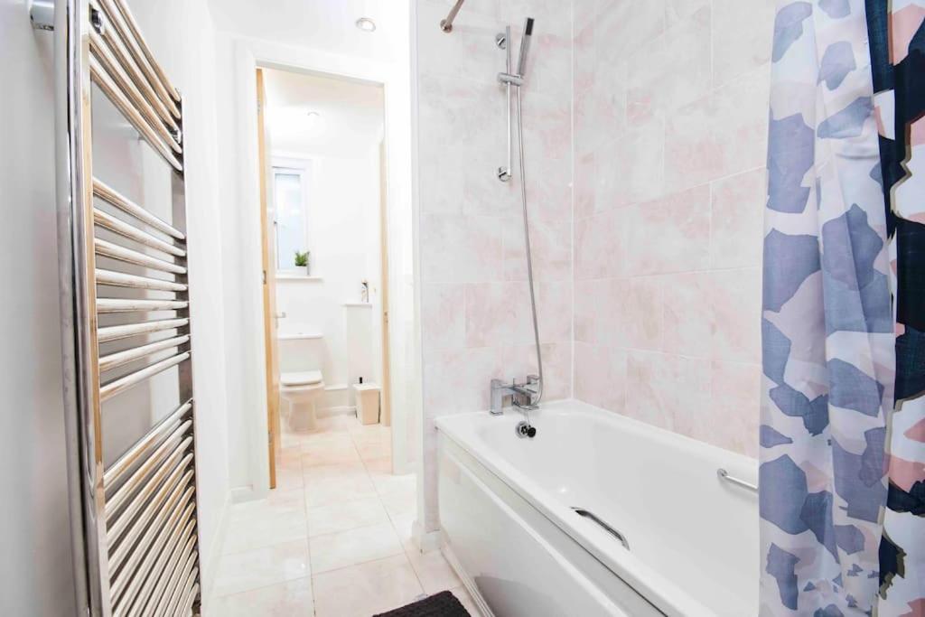 Dellehomes- Free Parking, Wfh, Family-Friendly Манчестер Екстер'єр фото